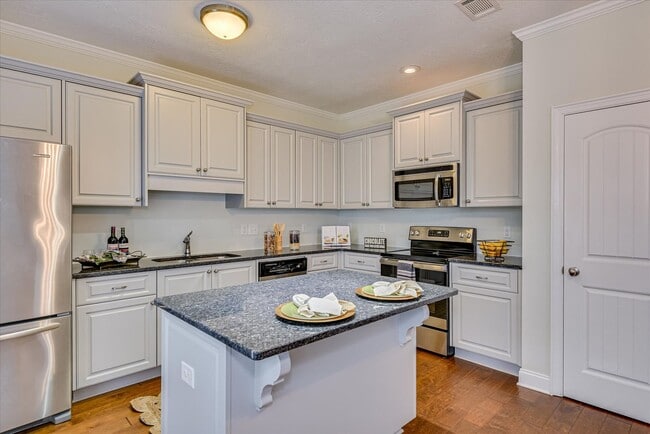 Building Photo - 5564 Connor Dr