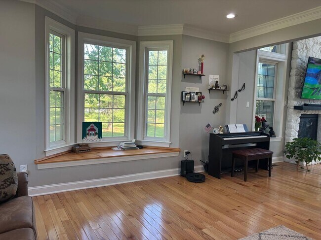 Building Photo - 501 Rain Tree Cir