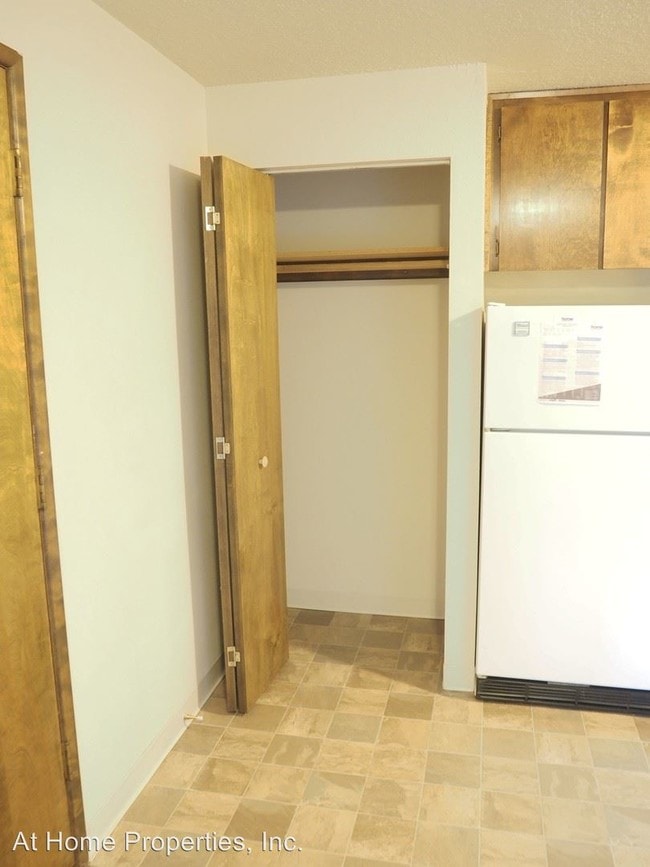 Building Photo - 2615 NW Harrison Blvd