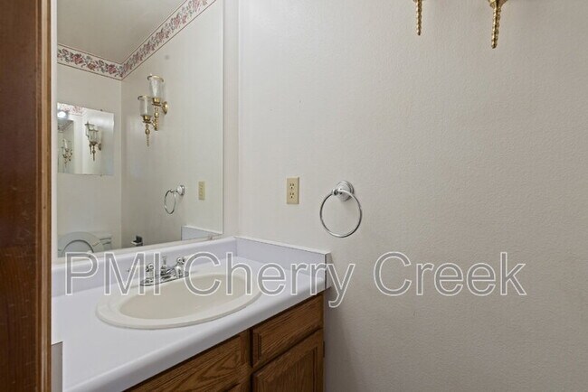 Building Photo - 2228 S Jasper Way