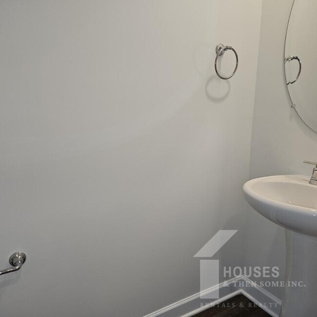 Building Photo - 614 Reese Ln