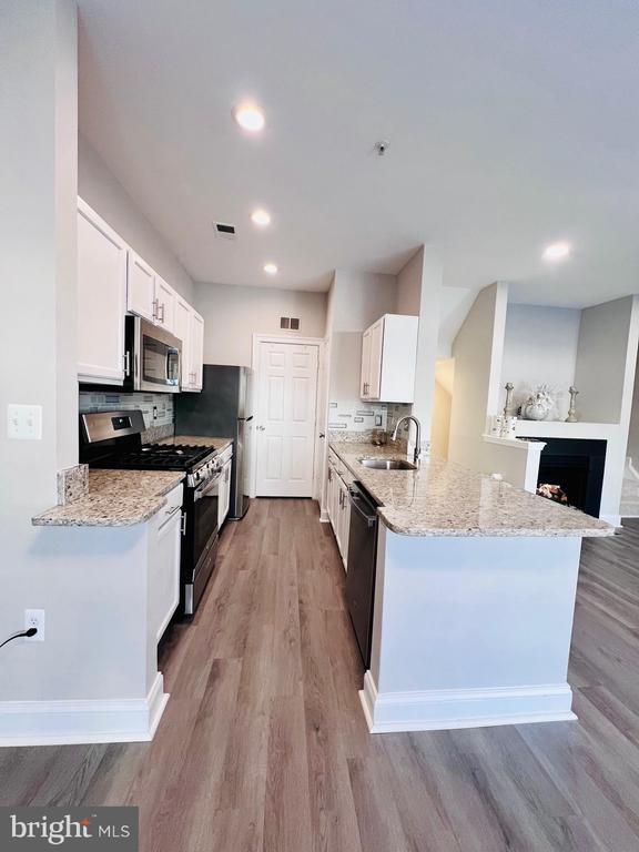 Building Photo - 46375 Pryor Square