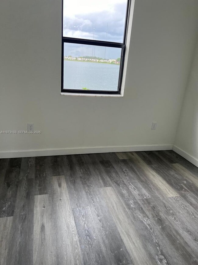 Building Photo - 20564 NE 5 PL