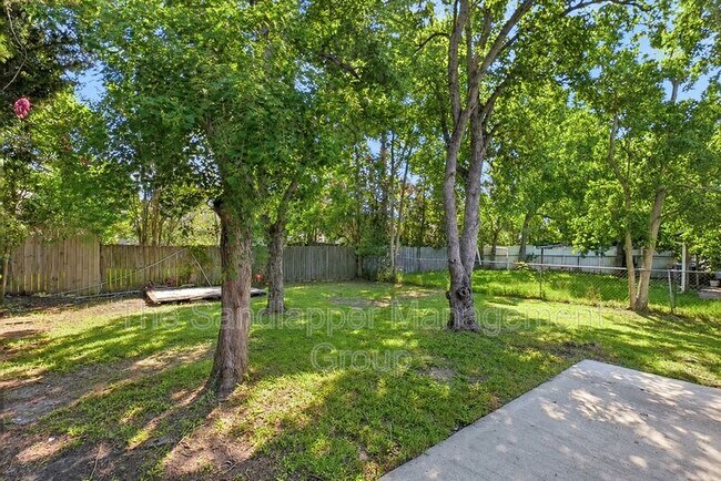 Building Photo - 5230-B Scarsdale Drive
