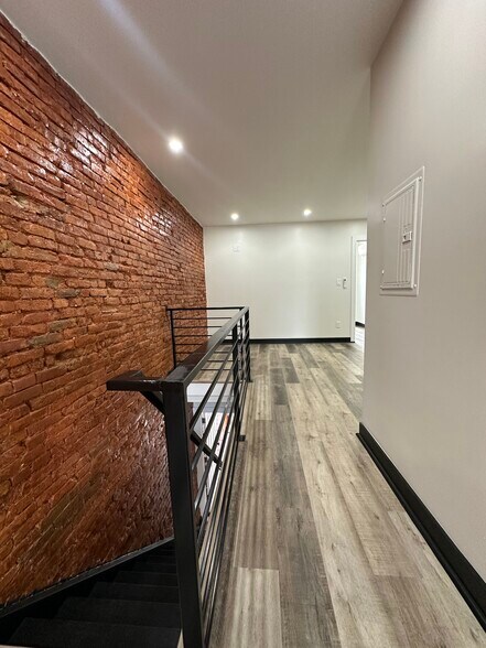 Building Photo - 2539 N Marshall St