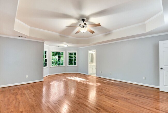 Building Photo - Large, beautiful home in Oconee!