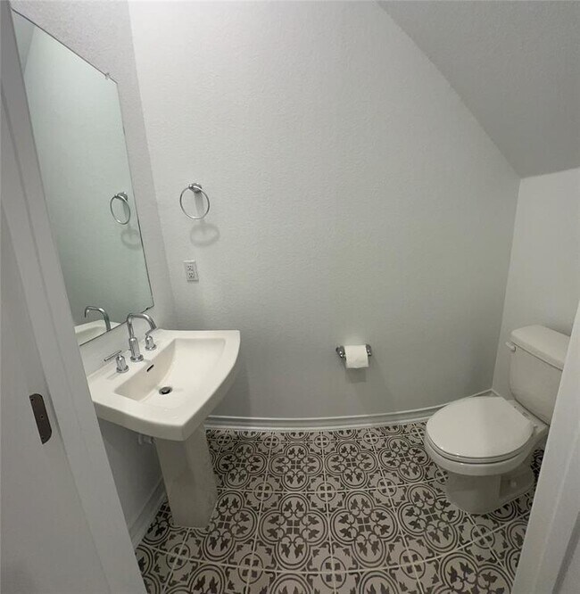 Building Photo - 497 Papaya Dr