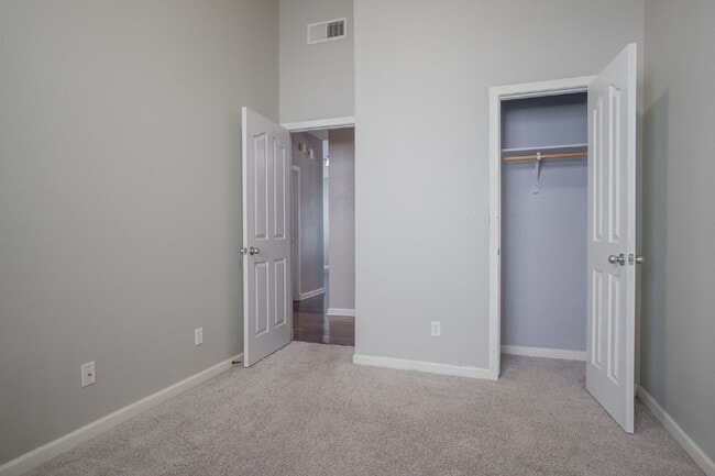 Building Photo - "Charming 4-Bed Oasis with 3 Full Baths on Twin Leaf Drive in El Paso, TX!"