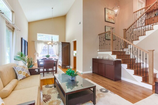 Building Photo - Stunning 4 Bed, 3 Bath Home on Cul-de-Sac in Scripps Ranch - No Pet Allowed