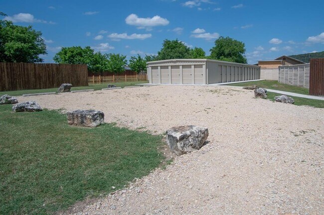 Building Photo - 540 River Run