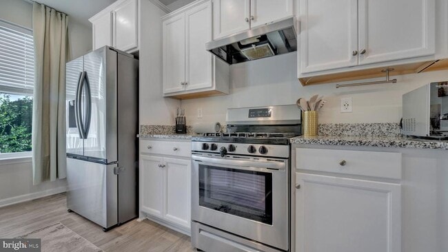 Building Photo - 7748 Venice Ln