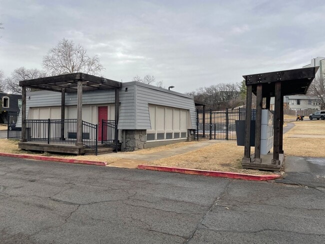 Building Photo - Upstairs unit at Willow Creek available now!