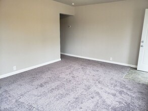 Building Photo - N 3rd Duplex