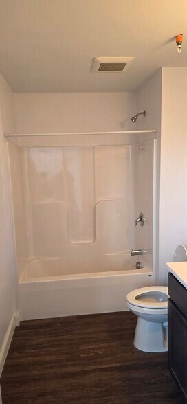 Building Photo - 65 5th Ave