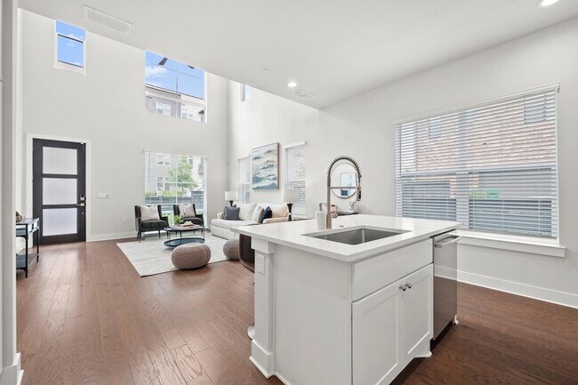 Building Photo - 4410 Grotto Dr