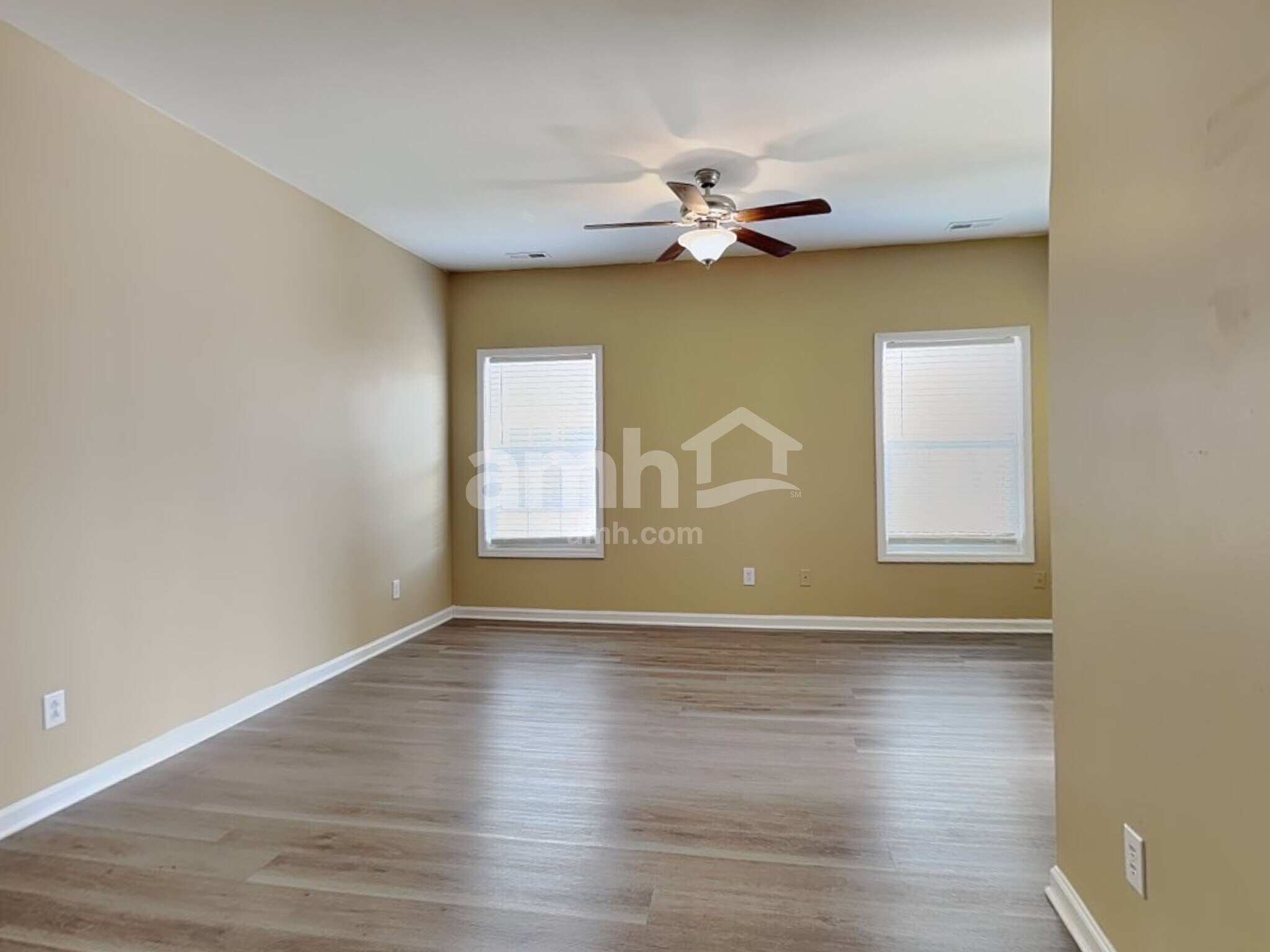 Building Photo - 6878 Coopers Hawk Trl