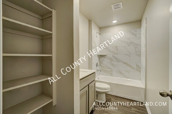 Building Photo - 10512 NW 26th St