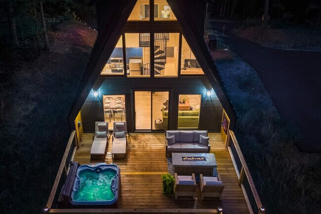 Building Photo - 1903 Ash Pass