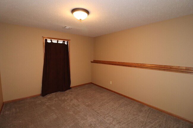 Building Photo - Country House for rent