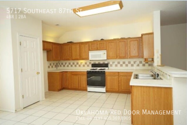 Building Photo - 5717 SE 87th St