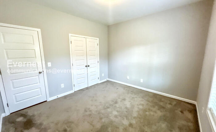 Building Photo - 1024 Echo Rdg Rd