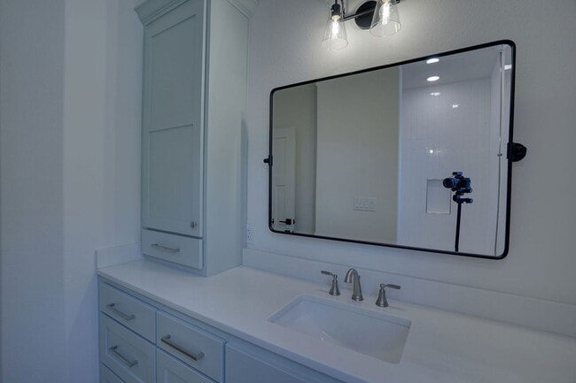 Building Photo - 112 Cardinal Wds