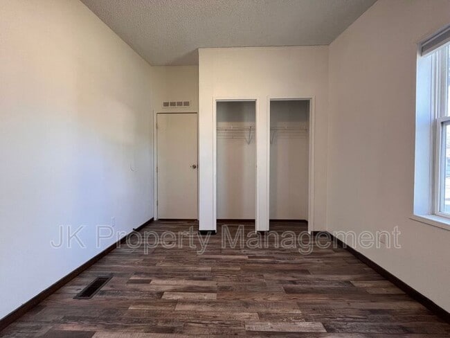 Building Photo - 300 7th St SW