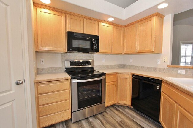 Building Photo - Clean home in Quiet Neighborhood
