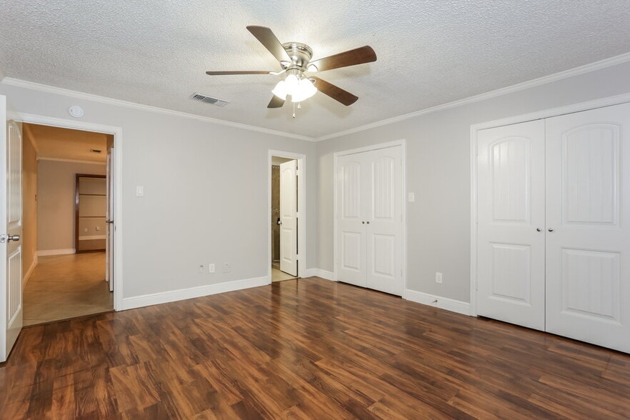 Building Photo - 7212 Elderberry Ln