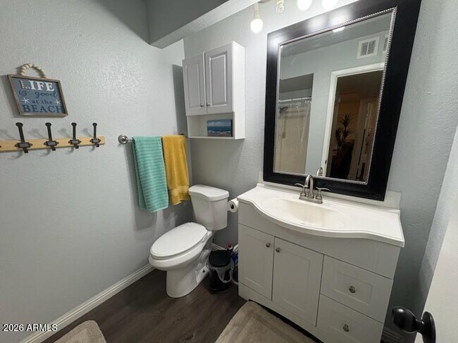 Building Photo - 839 S Westwood