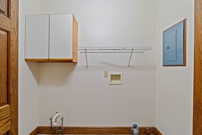 Building Photo - 652 Saddlebrook Dr