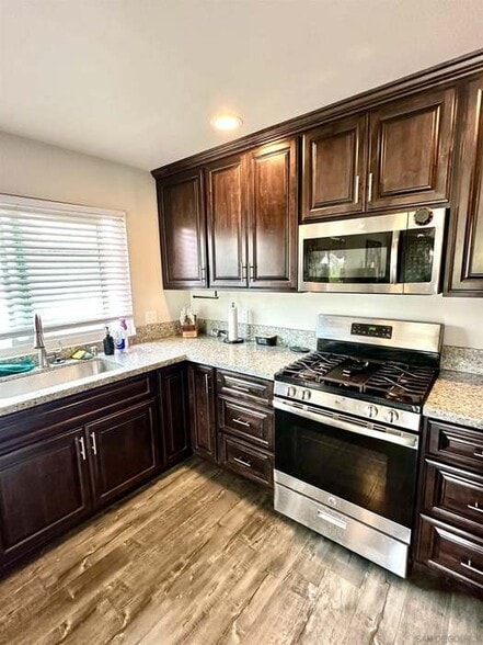 Building Photo - 9829 Caspi Gardens Dr