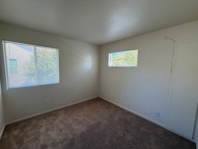Building Photo - Large Corner Lot