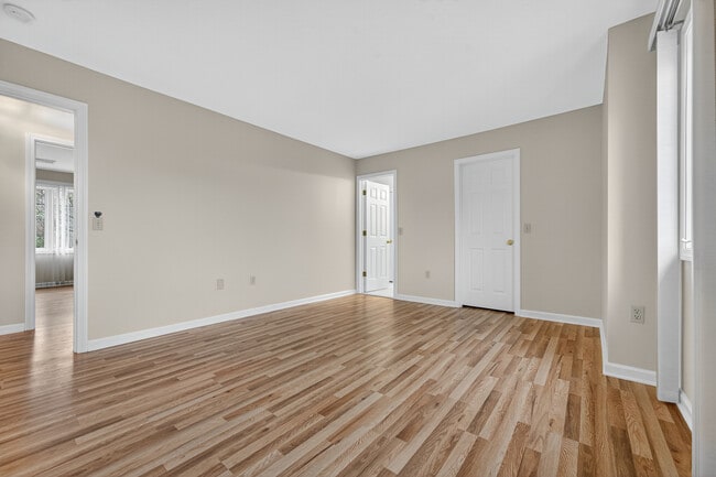 Building Photo - 43 Copley Rd