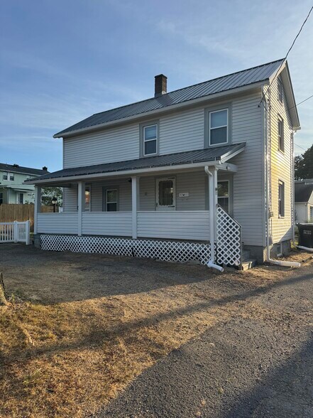 Primary Photo - 351 Lyons Ave