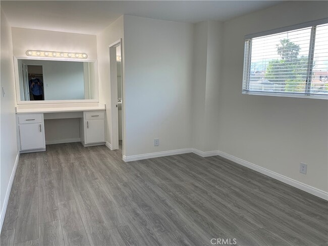 Building Photo - 656 Lemar Park Dr