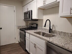 Building Photo - 1004 Sandlin Pl