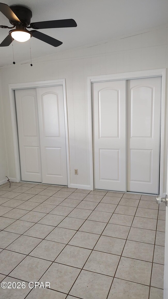 Building Photo - 6204 Pinetree Ave