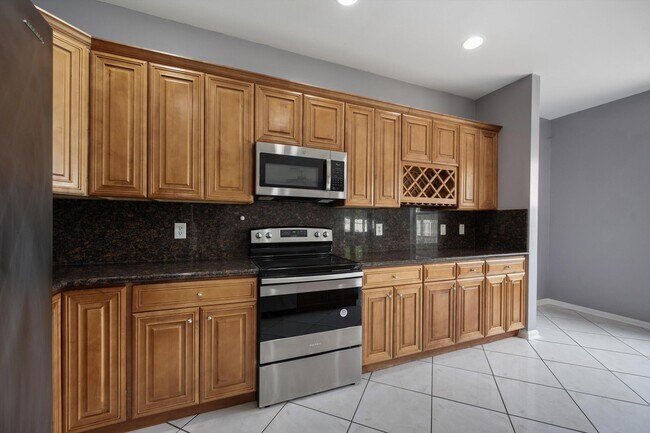 Building Photo - 3578 Chesapeake Cir