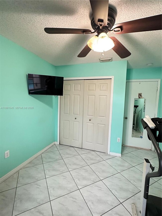 Building Photo - 15318 SW 41st Terrace