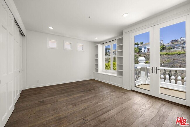 Building Photo - 16648 Cll Arbolada