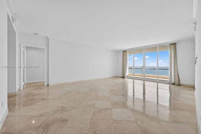 Building Photo - 808 Brickell Key Dr