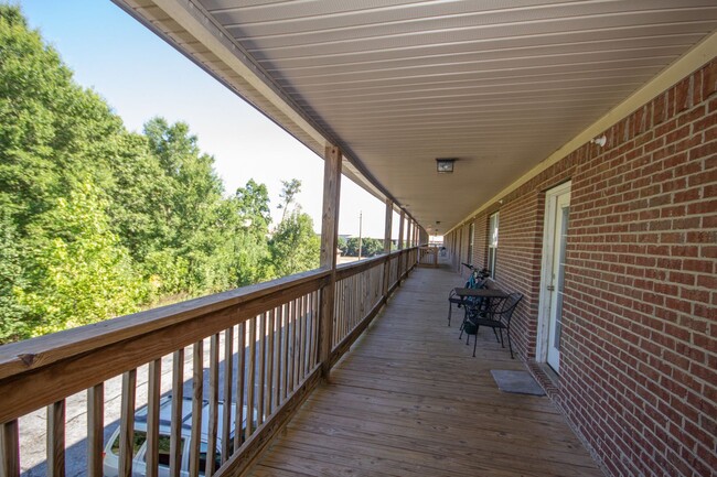 Building Photo - Apartment in Madison near Mazda/Toyota!