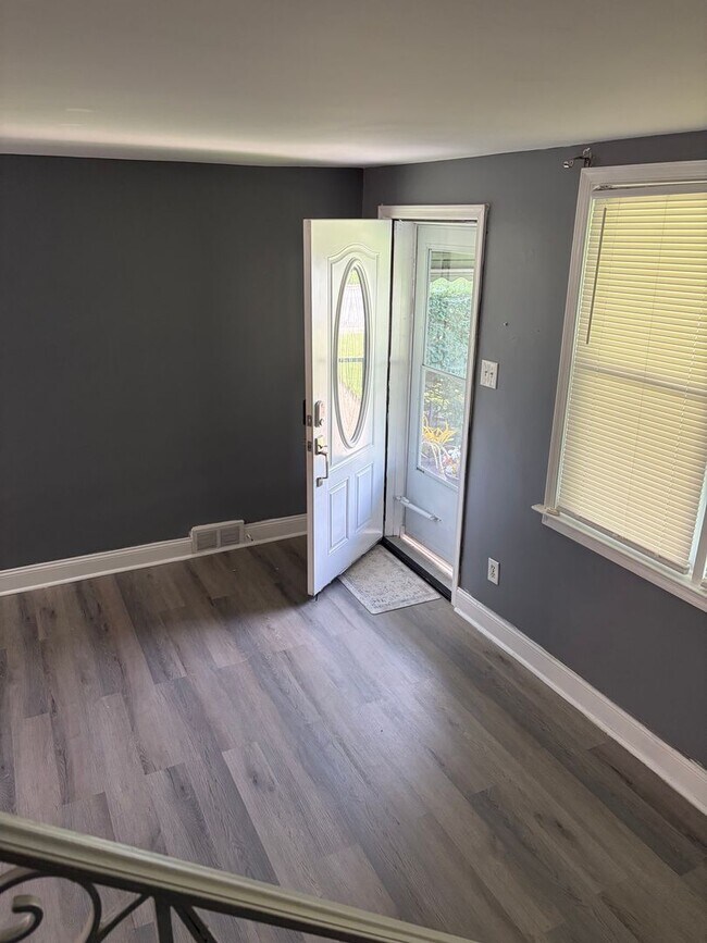 Building Photo - 306 Tribet Pl