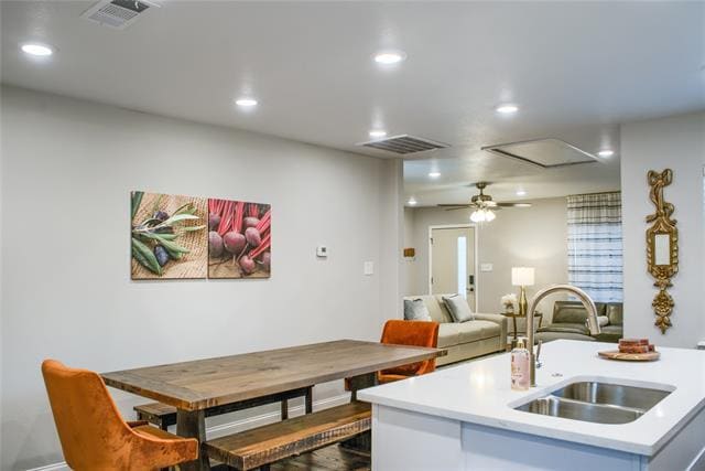 Building Photo - 5602 Mesa Cir