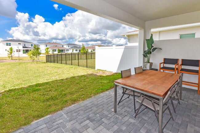 Building Photo - 1525 Stockbridge St