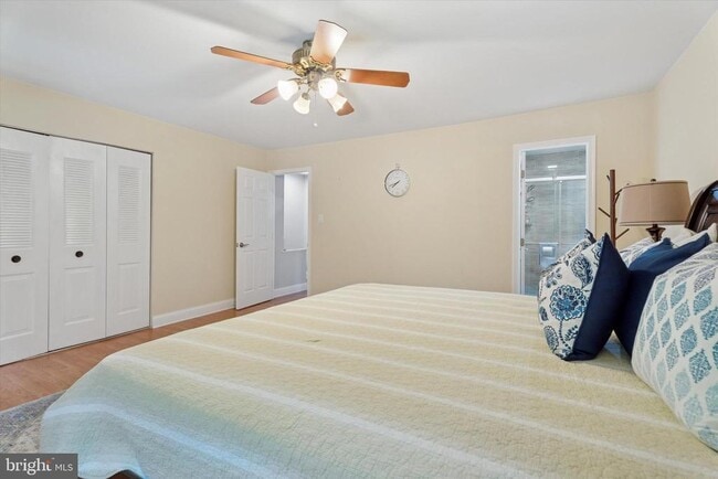 Building Photo - 205 Woodside Cir