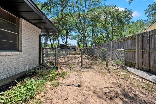 Building Photo - 1444 Cimarron Trail