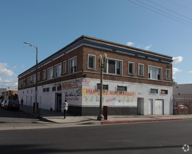 Building Photo - 3800 S Grand Ave