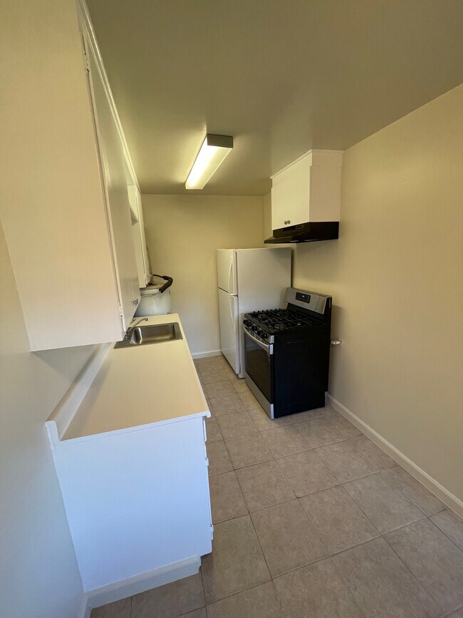 Building Photo - 1145 Willow Rd